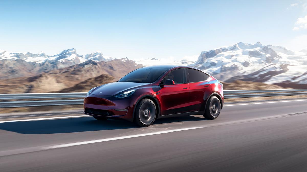 Tesla Model Y Midnight Cherry Red 2022