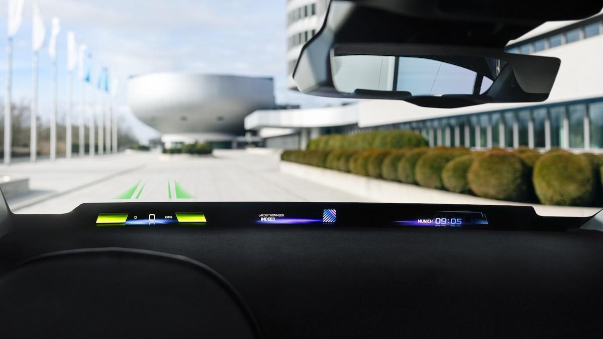 BMW Panoramic vision Head-up display