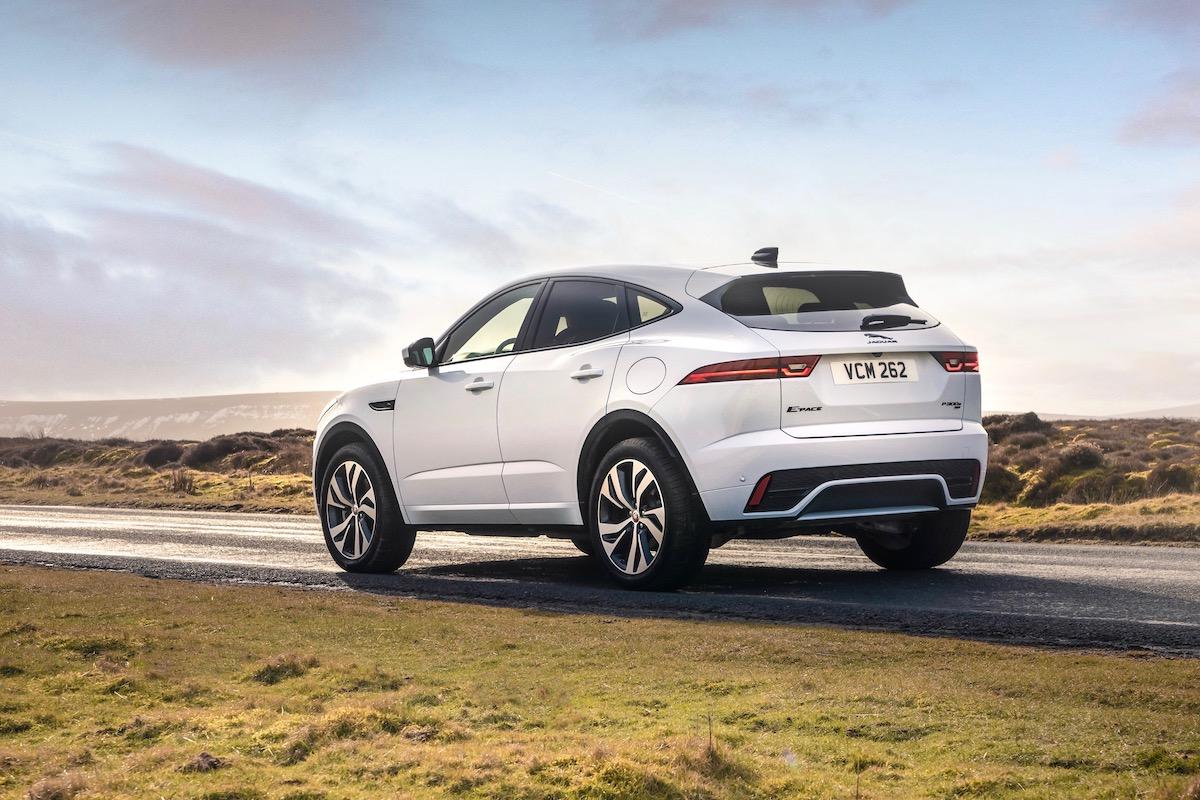 Rijtest Jaguar E-Pace P300e 2023