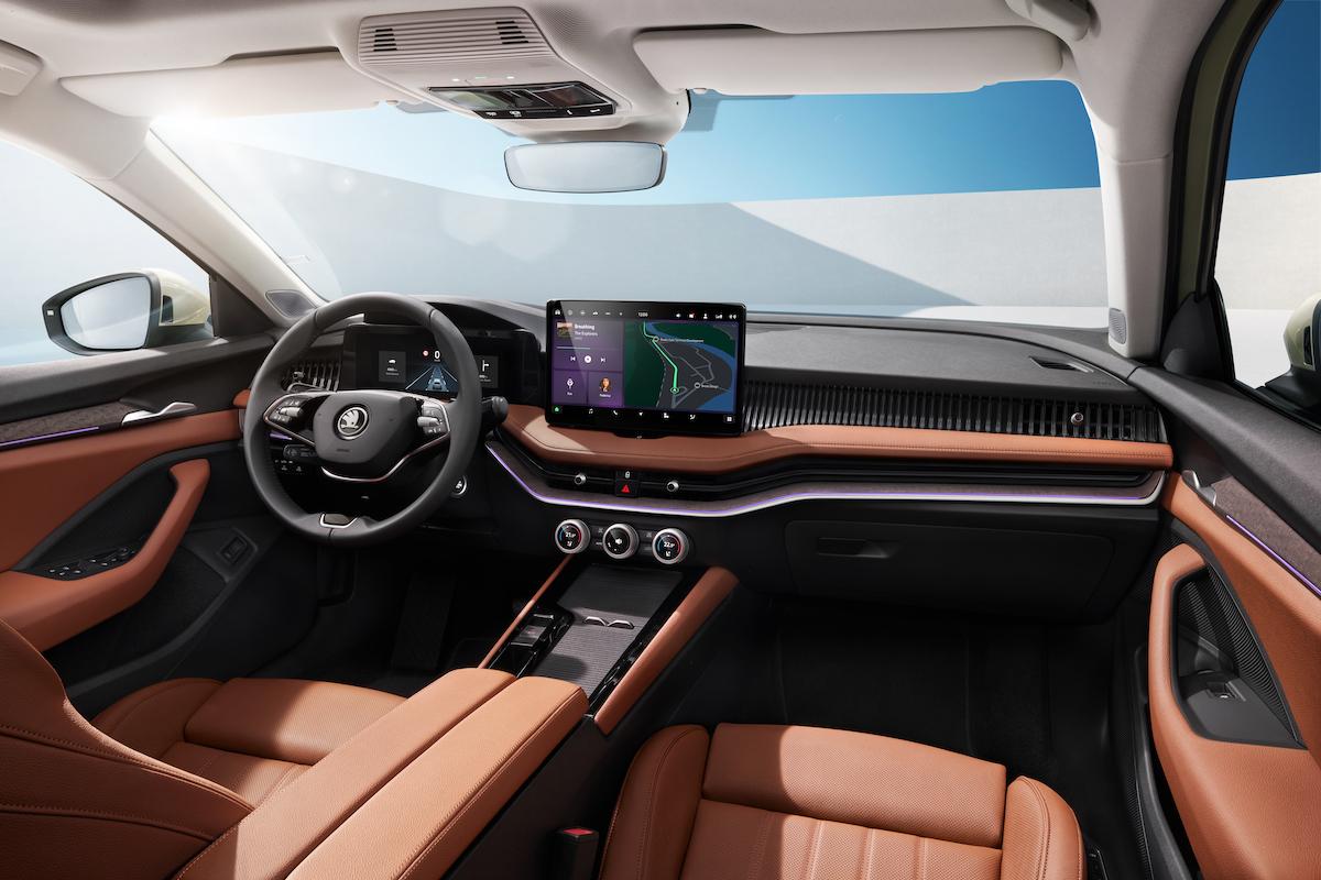 Skoda Superb interieur teaser 2023