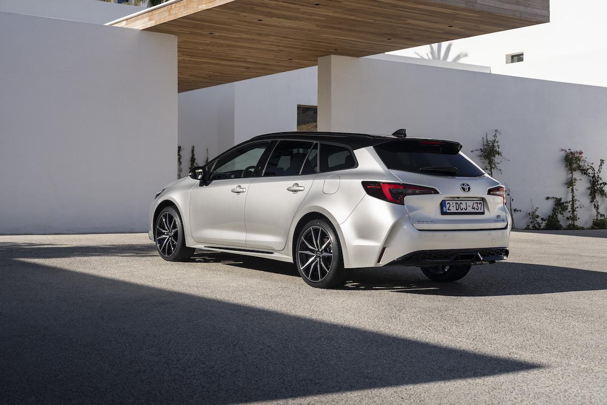 Toyota Corolla hybrid facelift review test belgie 2023