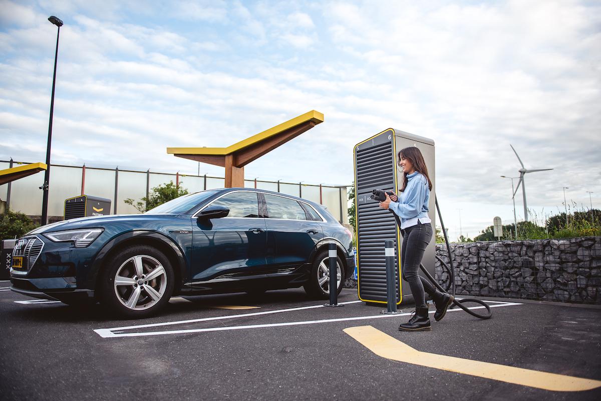 Laden EV europa snelweg autostrade