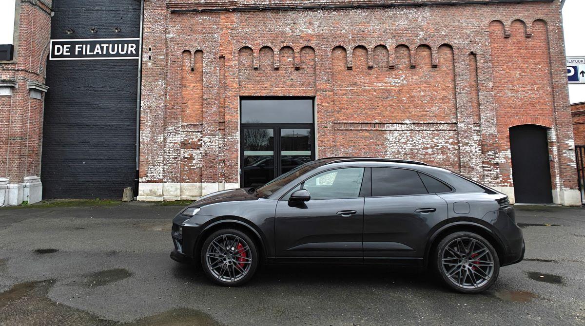 Porsche Macan Turbo EV