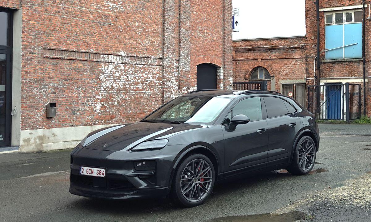 Porsche Macan Turbo EV