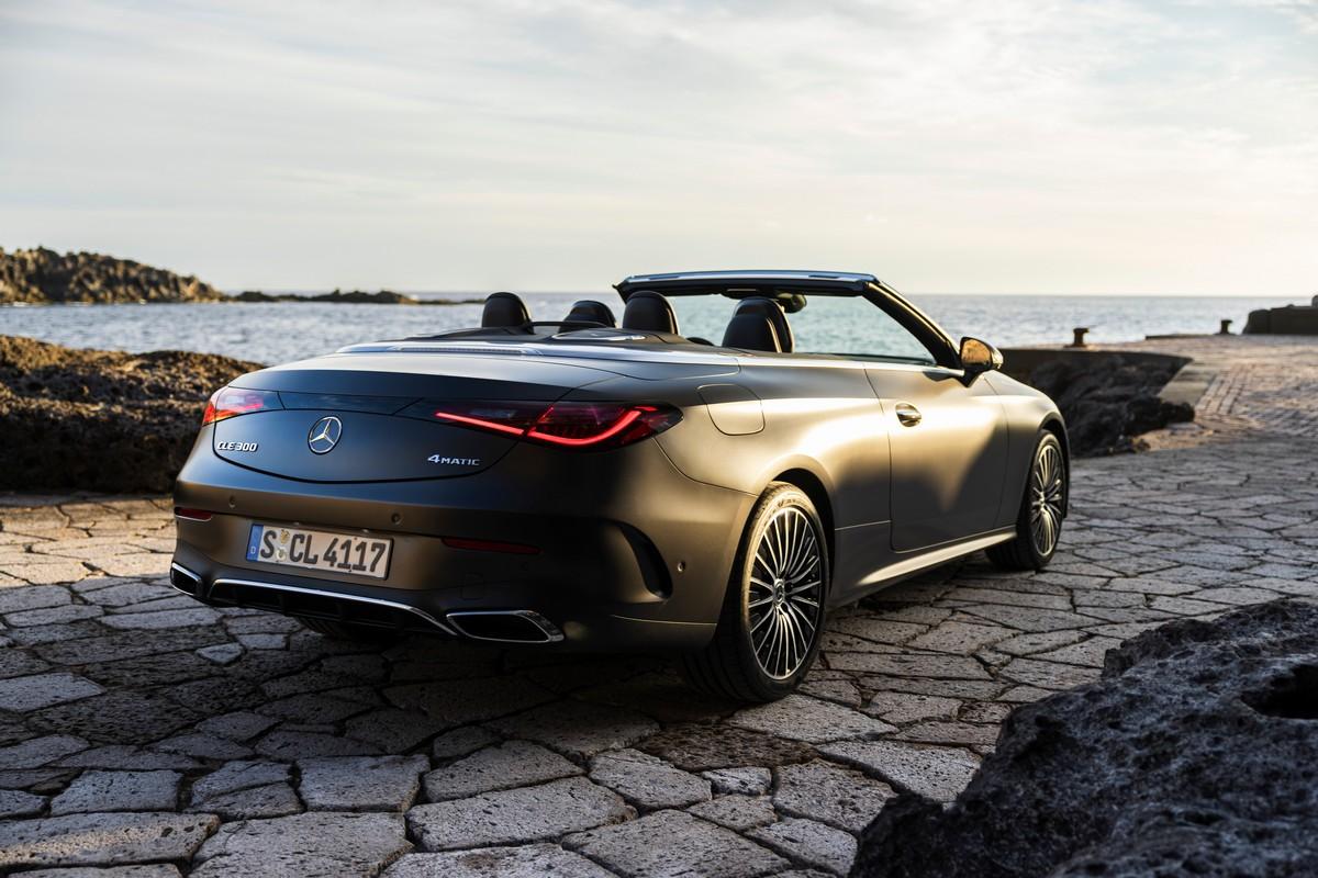 Mercedes-Benz CLE Cabriolet review 2024 grijs achterkant