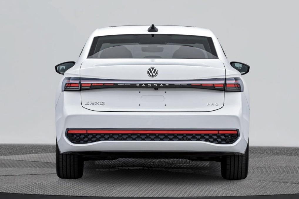 Volkswagen Passat sedan China 2024