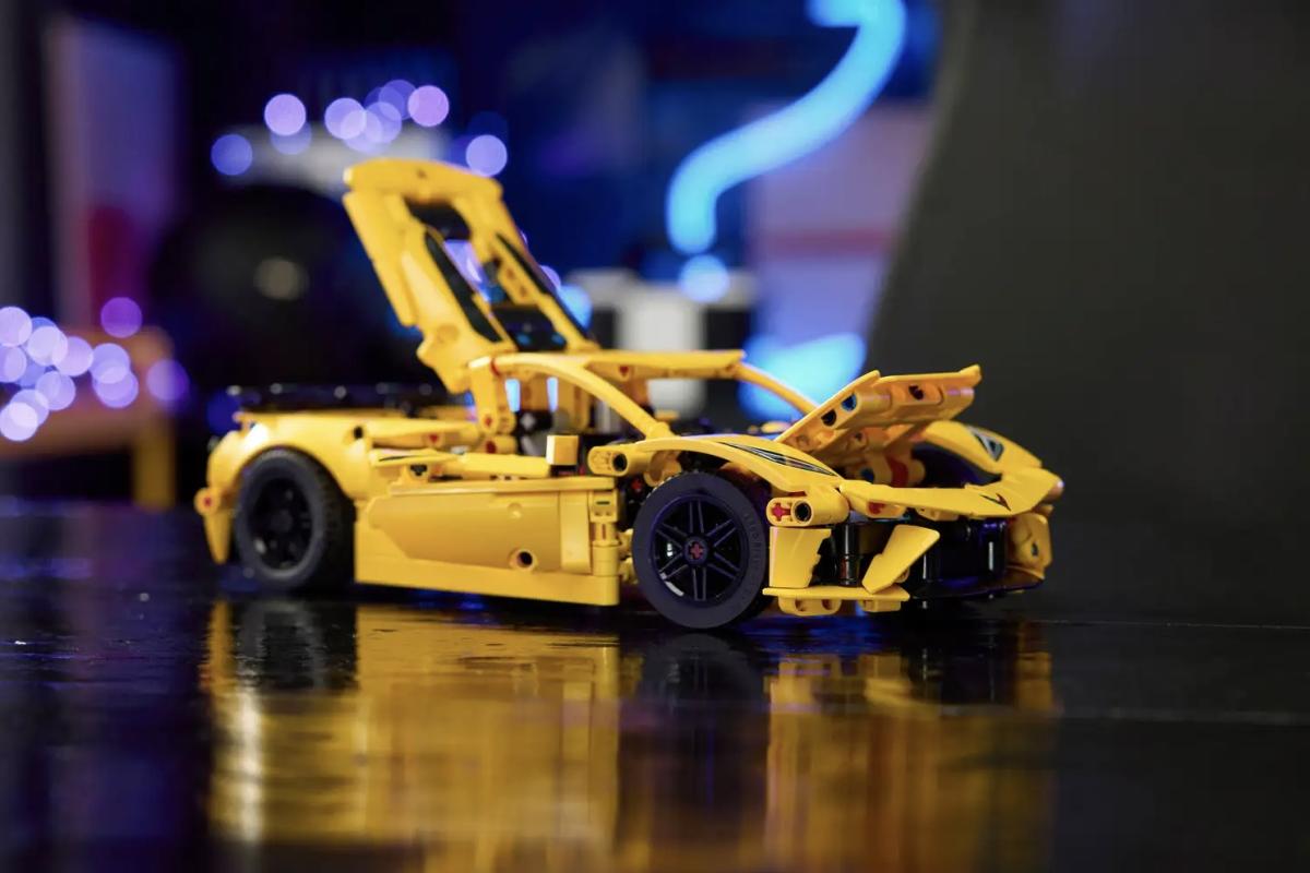 Lego Corvette 2025