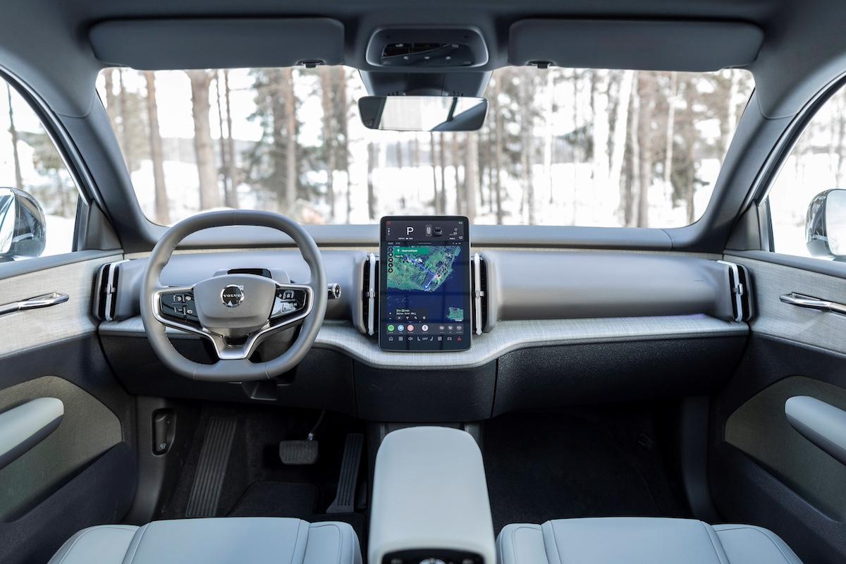 Volvo EX30 Cross Country 2025