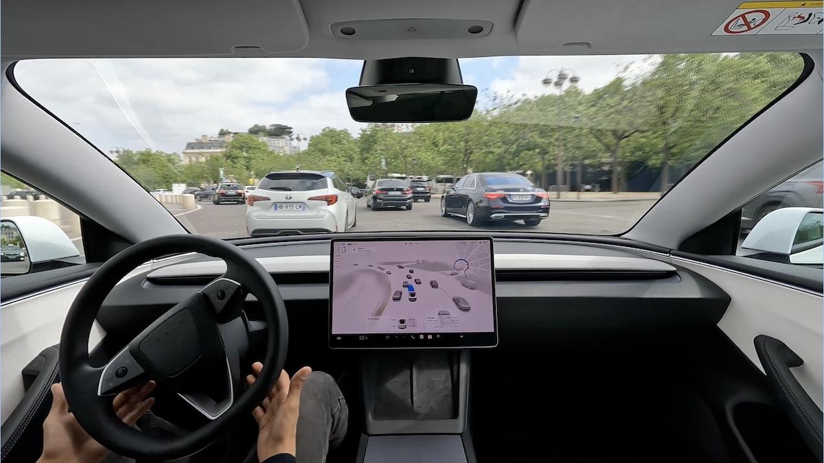 Tesla FSD Parijs 2025