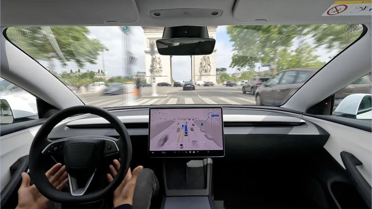 Tesla FSD Parijs 2025