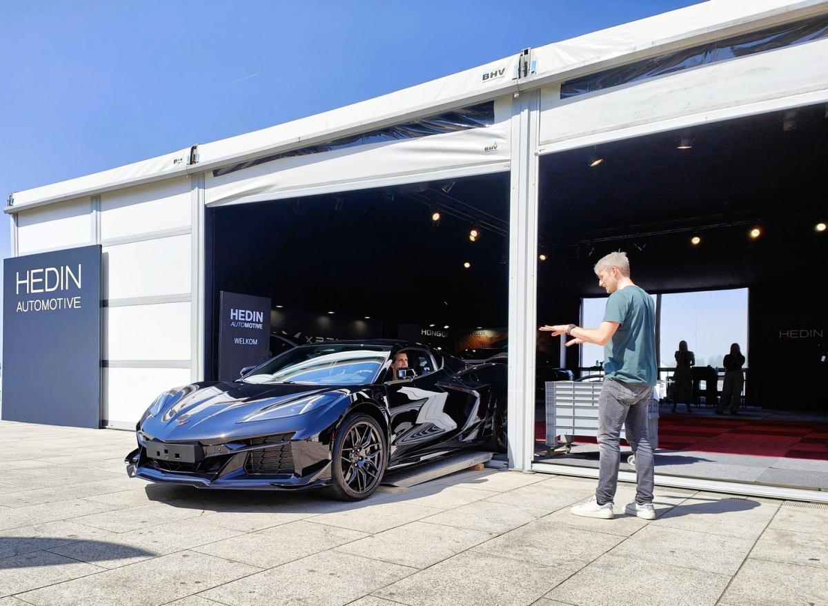 Corvette Z06 van Hedin op ACCE 2025 stand inrijden