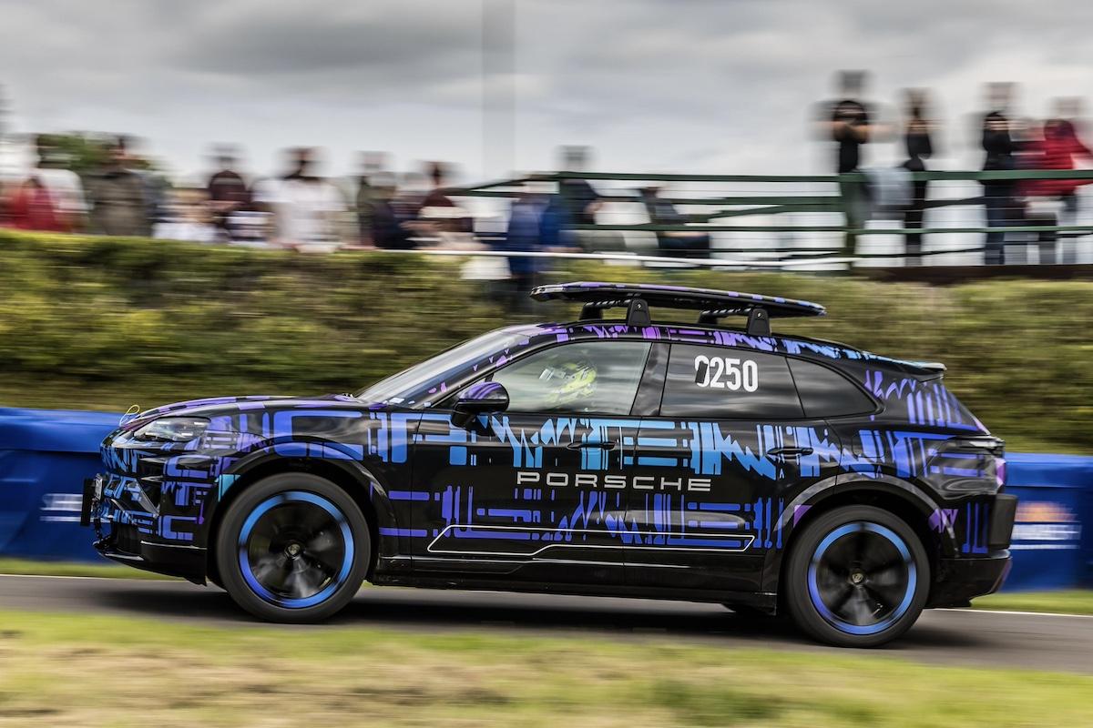 Porsche Cayenne Electric teaser 2025