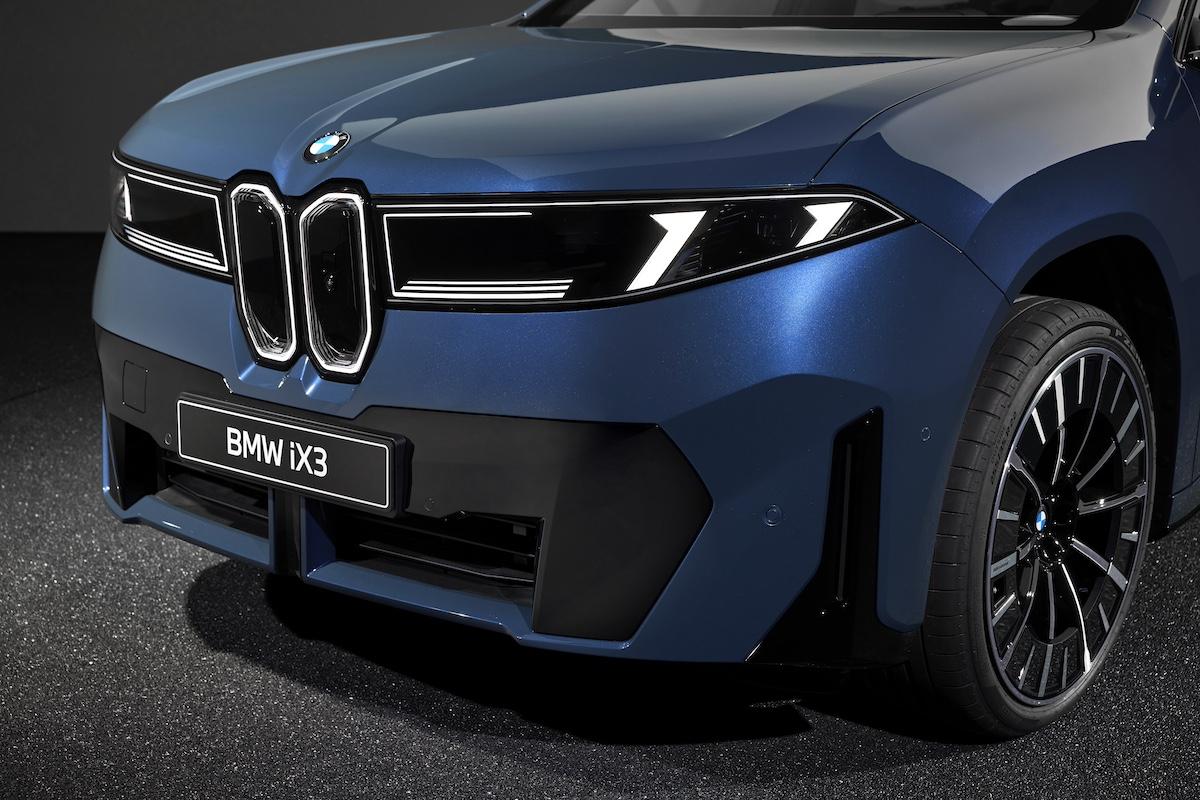 BMW iX3 2025