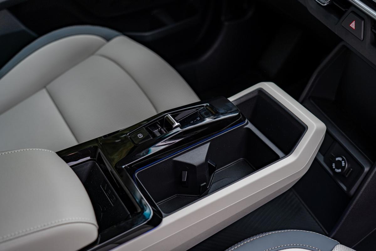 KGM Torres Hybrid 2025 interieur