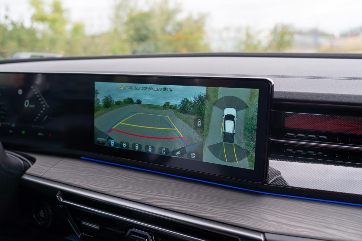 KGM Torres Hybrid 2025 interieur infotainment