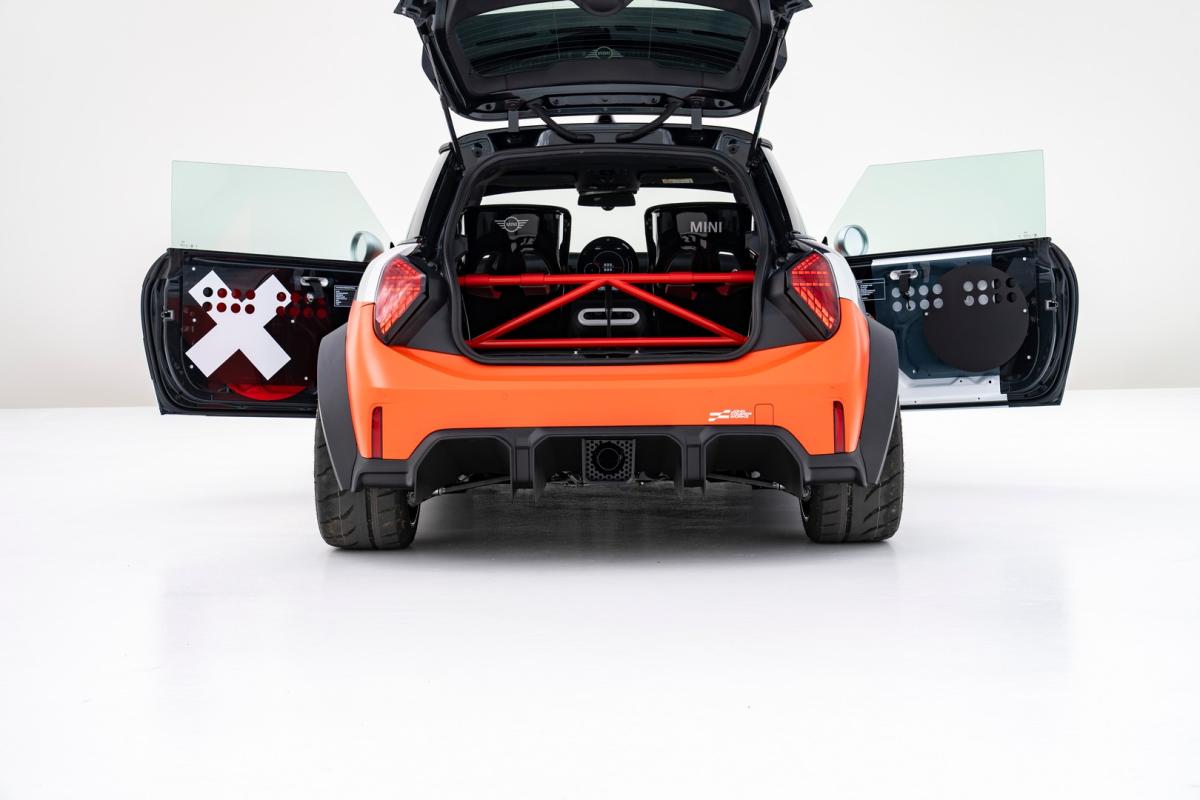 MINI JCW Deus Ex Machina 2025 Machine