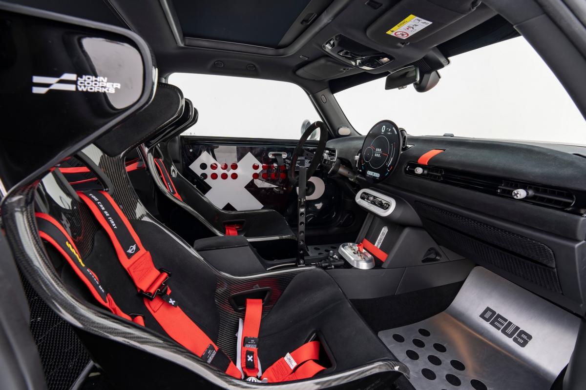 MINI JCW Deus Ex Machina 2025 Machine Interieur