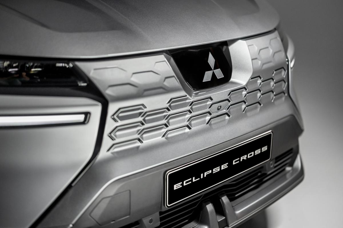 Mitsubishi Eclipse Cross neus