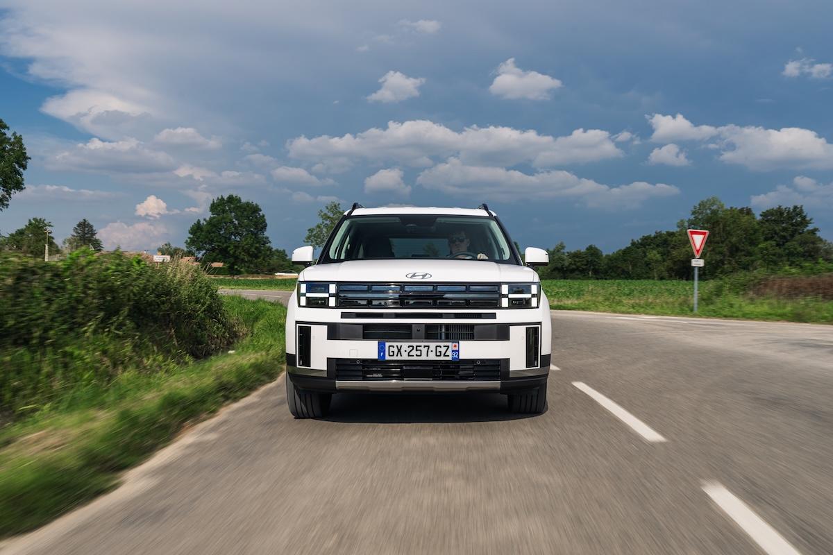 Hyundai Santa Fe PHEV rijtest review 2025