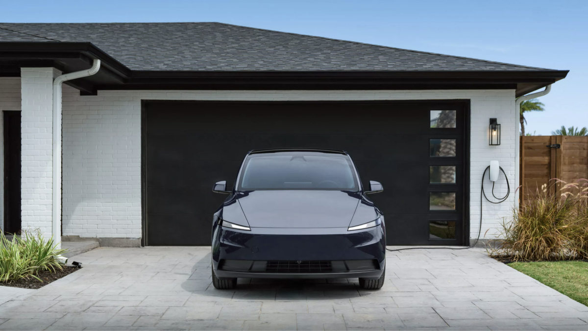 Tesla Model Y Standard 2025