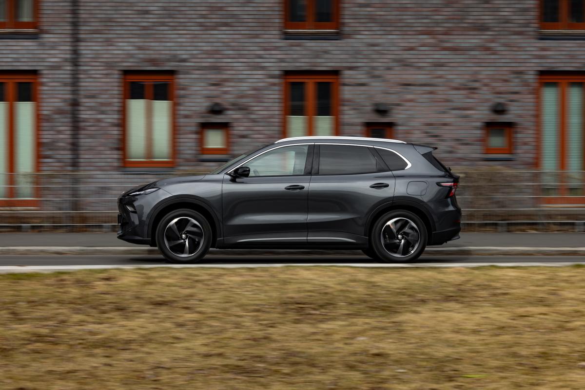 MG MGS5 Test Review info belgie Autofans