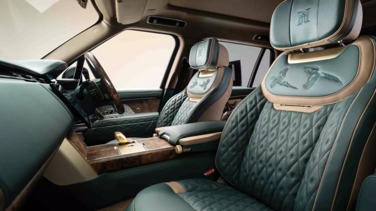 overfinch-range-rover-holland-holland-2025-interieur-voorstoelen-groen-leer