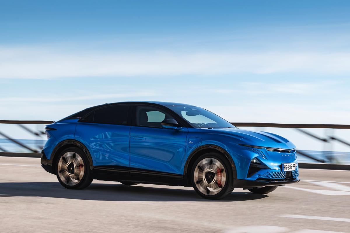 Alpine A390