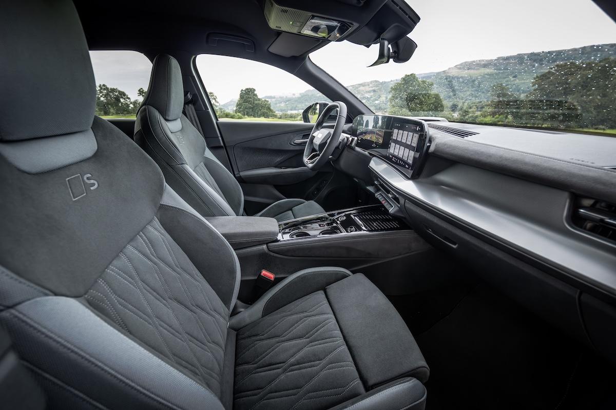 Audi Q3 2026 rijtest test autofans