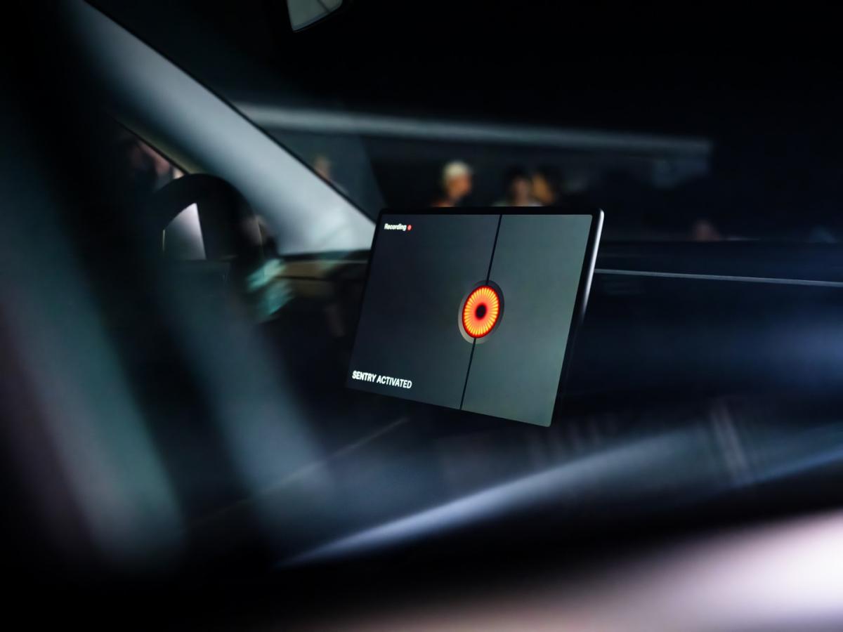 Tesla Model Y Standard 2026