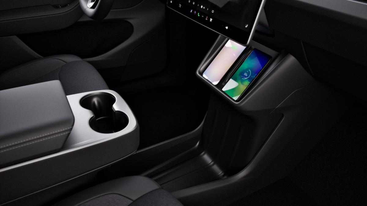 Tesla Model Y Standard 2026