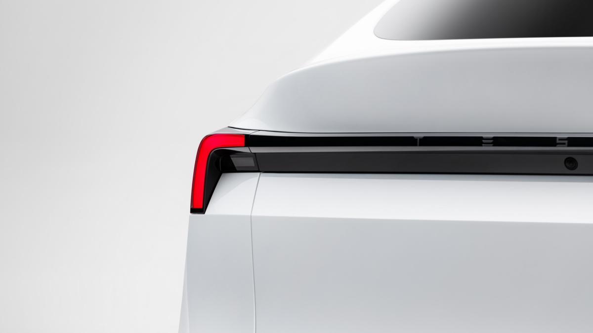 Tesla Model Y Standard 2026
