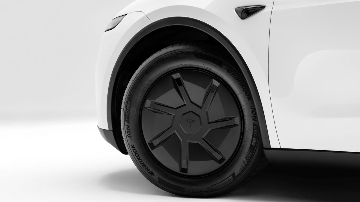 Tesla Model Y Standard 2026