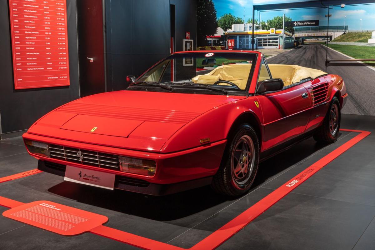 Ferrari Mondial