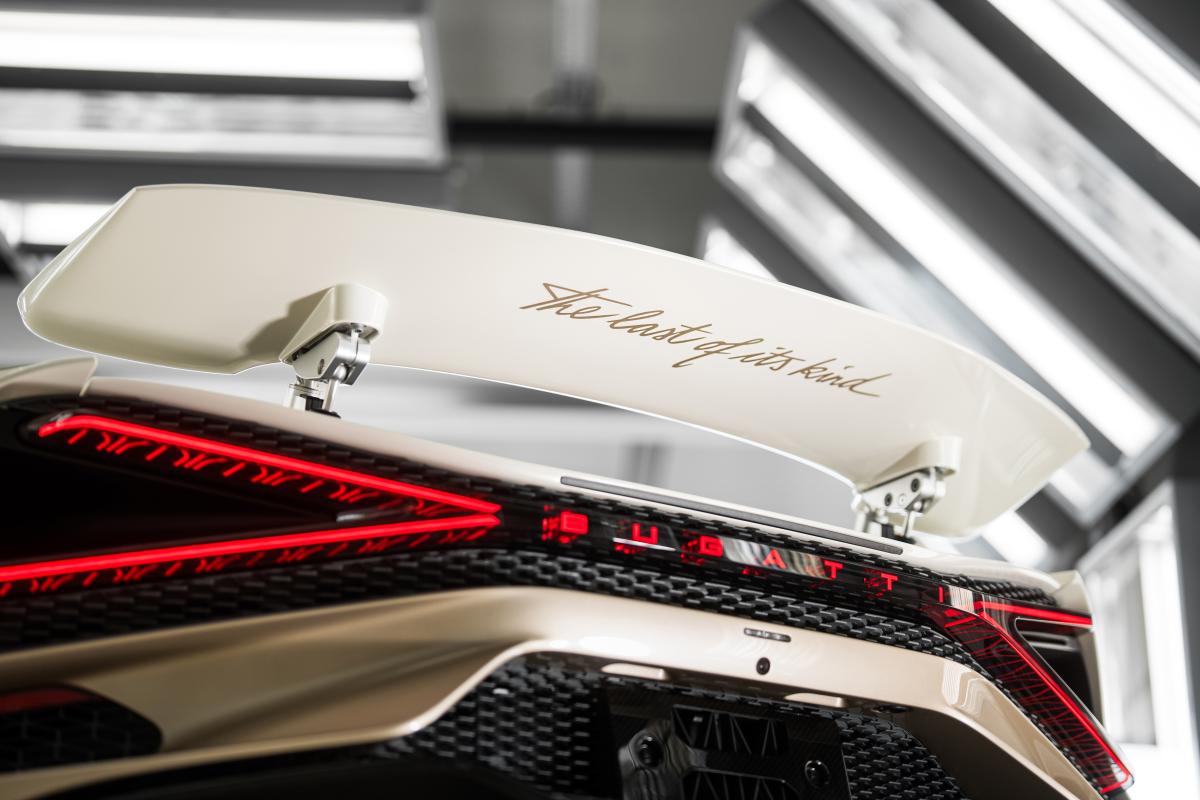 Bugatti W16 Mistral final edition