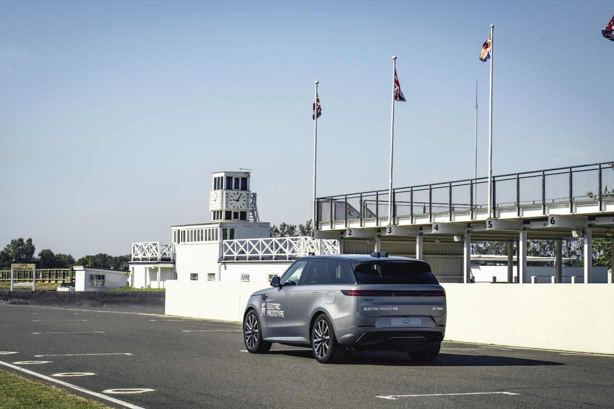 Range Rover Sport Electric 2026 teaser