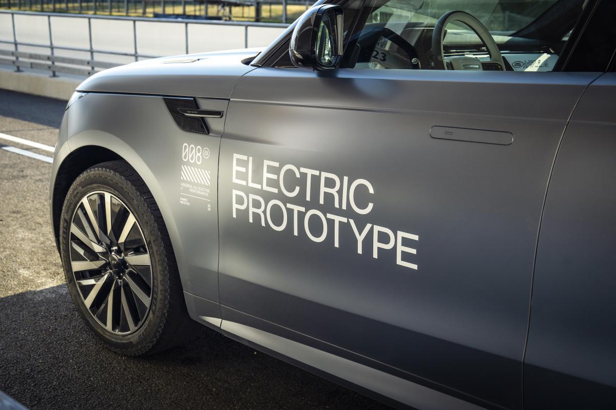 Range Rover Sport Electric 2026 teaser