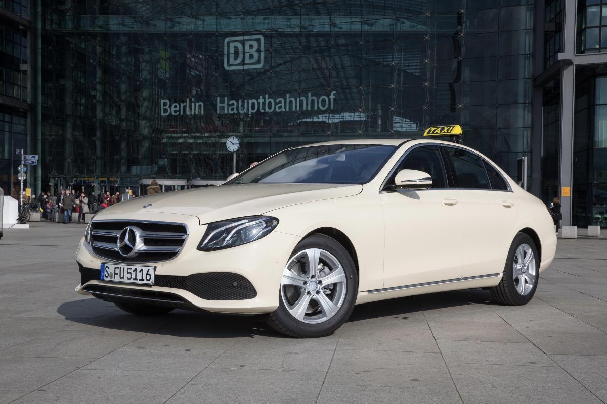 Mercedes taxi 2026