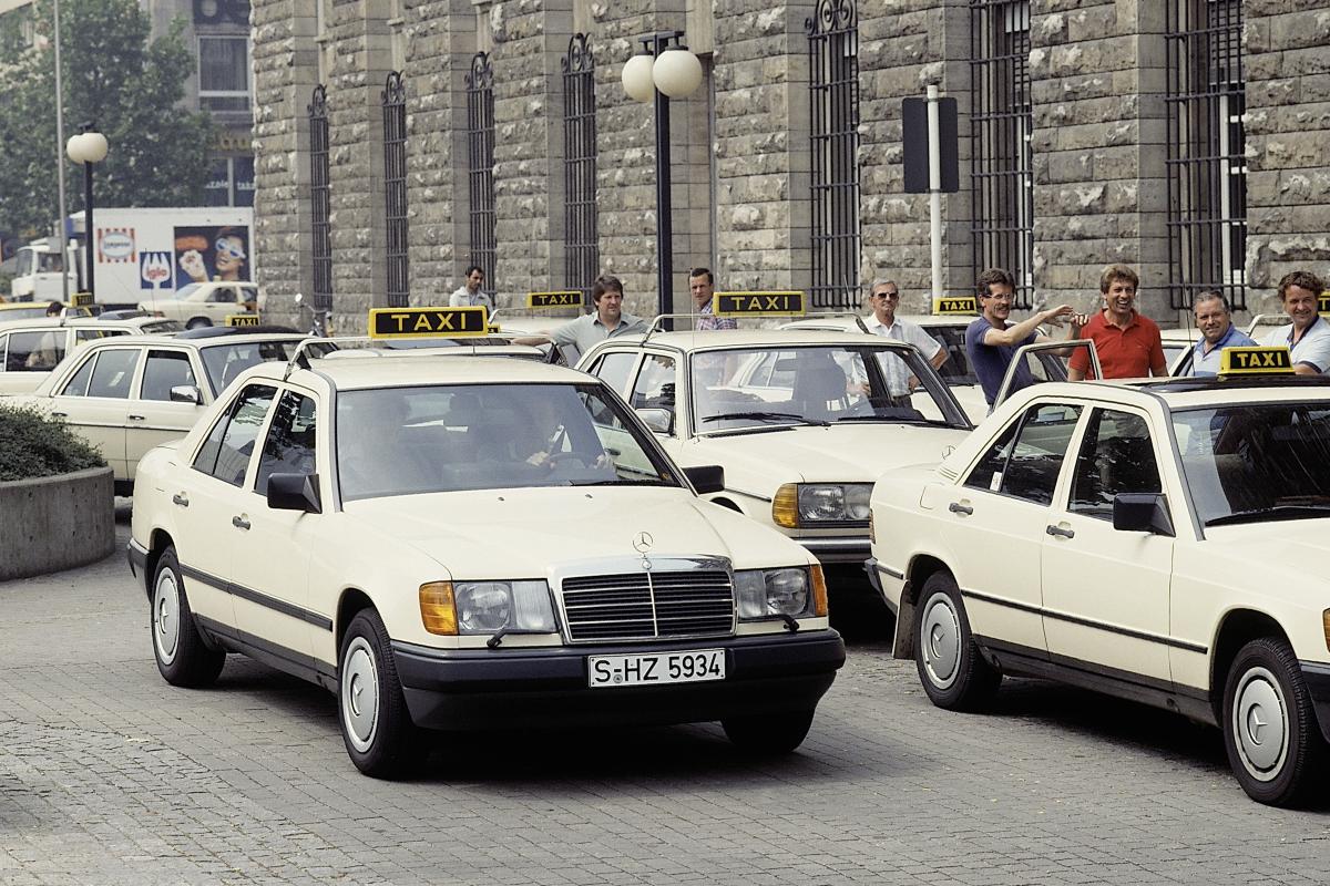 Mercedes taxi 2026