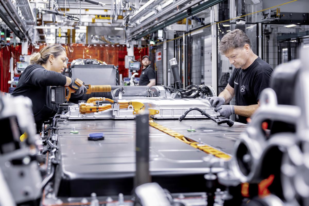 Mercedes Sluiten fabrieken