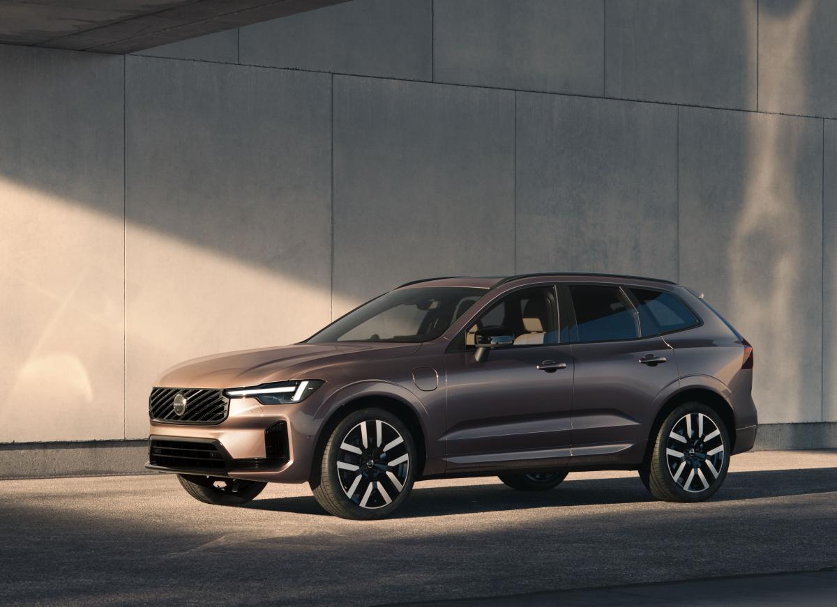 Volvo XC60 2026 facelift plug-in