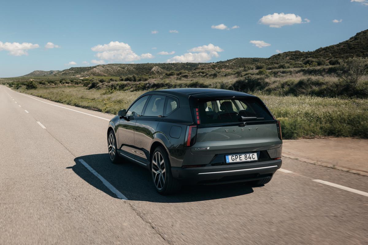 Volvo EX60 snelwegtest 2026