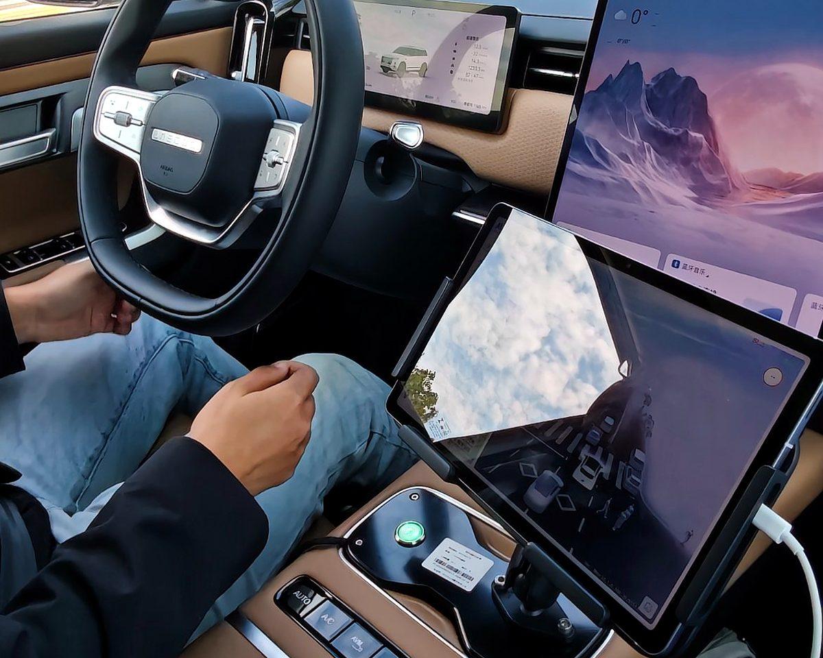 chery-cockpit-screens
