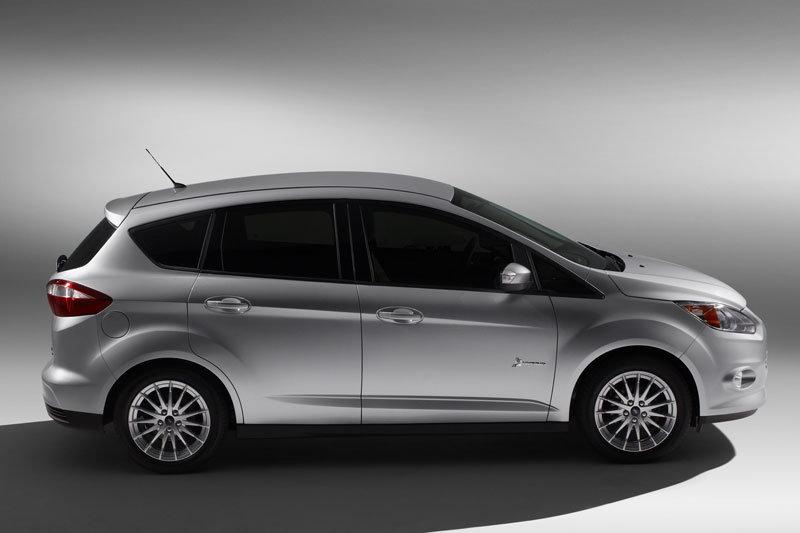 2012-Ford-C-Max-Energi-3