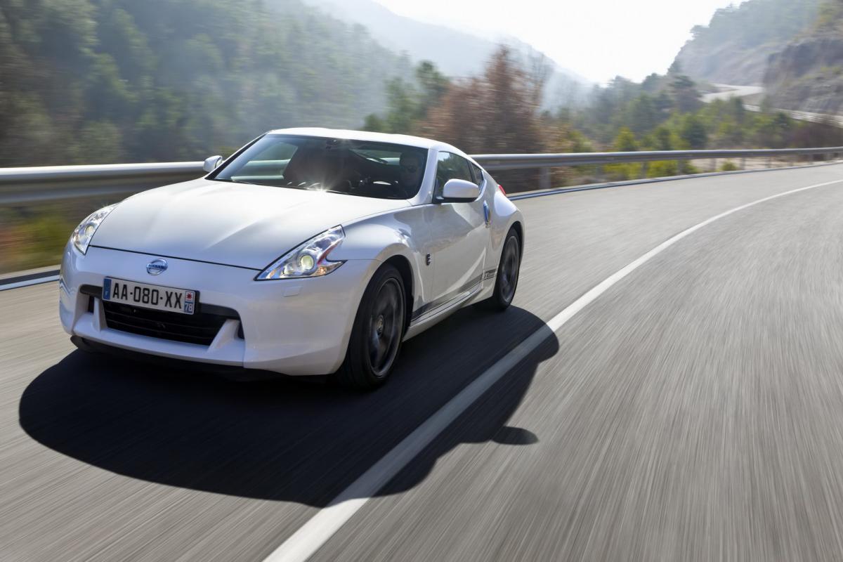 2011-Nissan-370z-GT-Edition-22