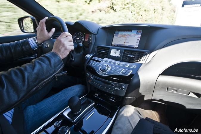 Persreis Rome Infiniti M