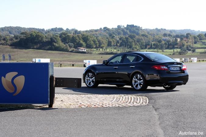 Persreis Rome Infiniti M