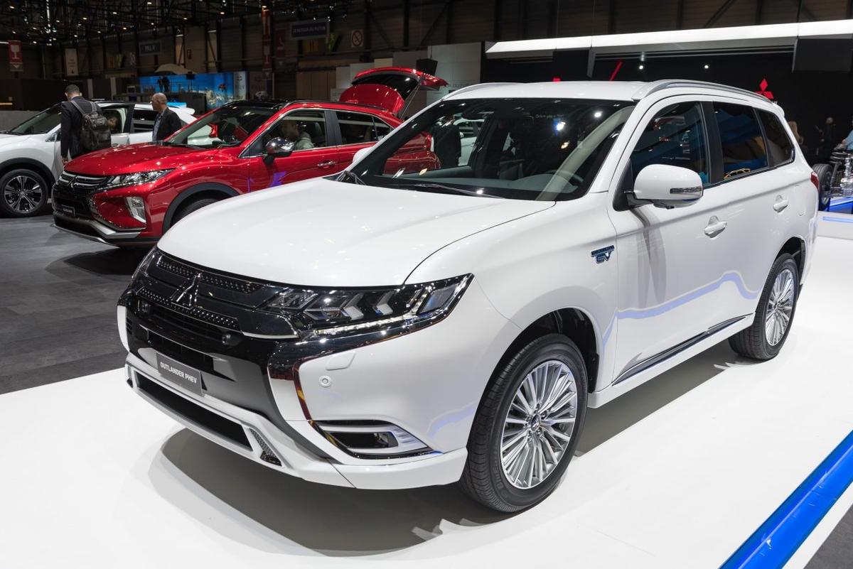 mitsubishi-outlander-phev-geneve-2018-gims