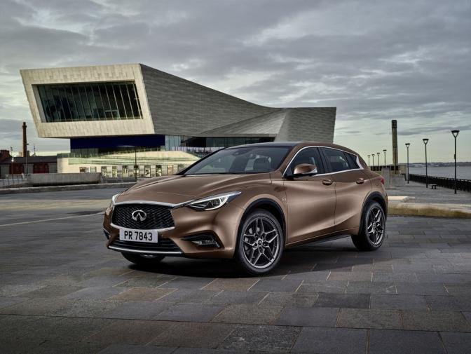 iaa-infiniti-qx30-2015