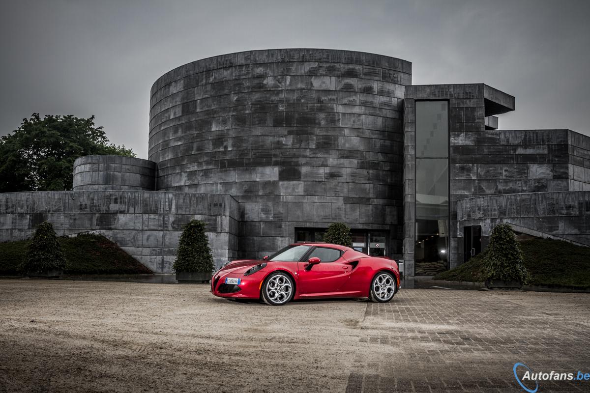 Alfa-Romeo-4C