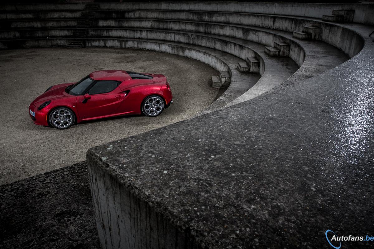 Alfa-Romeo-4C